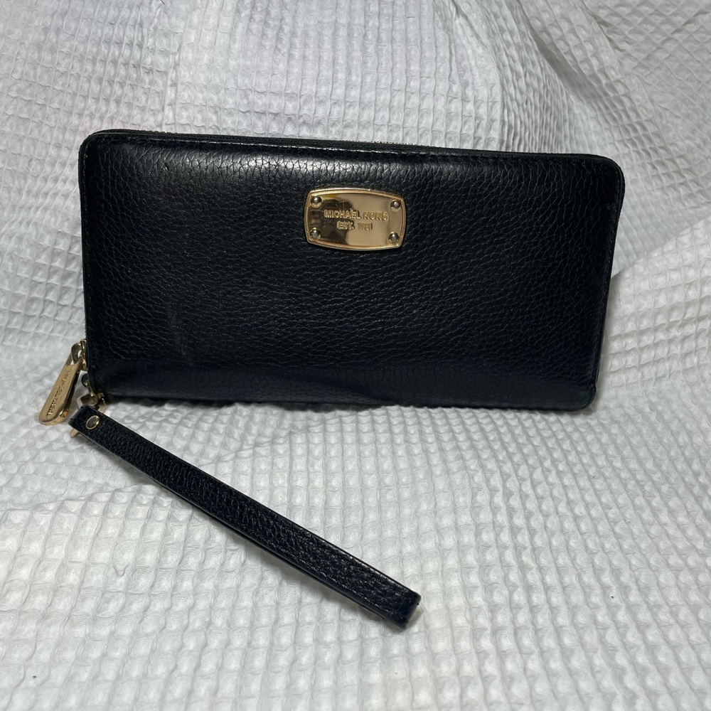 Black wallet